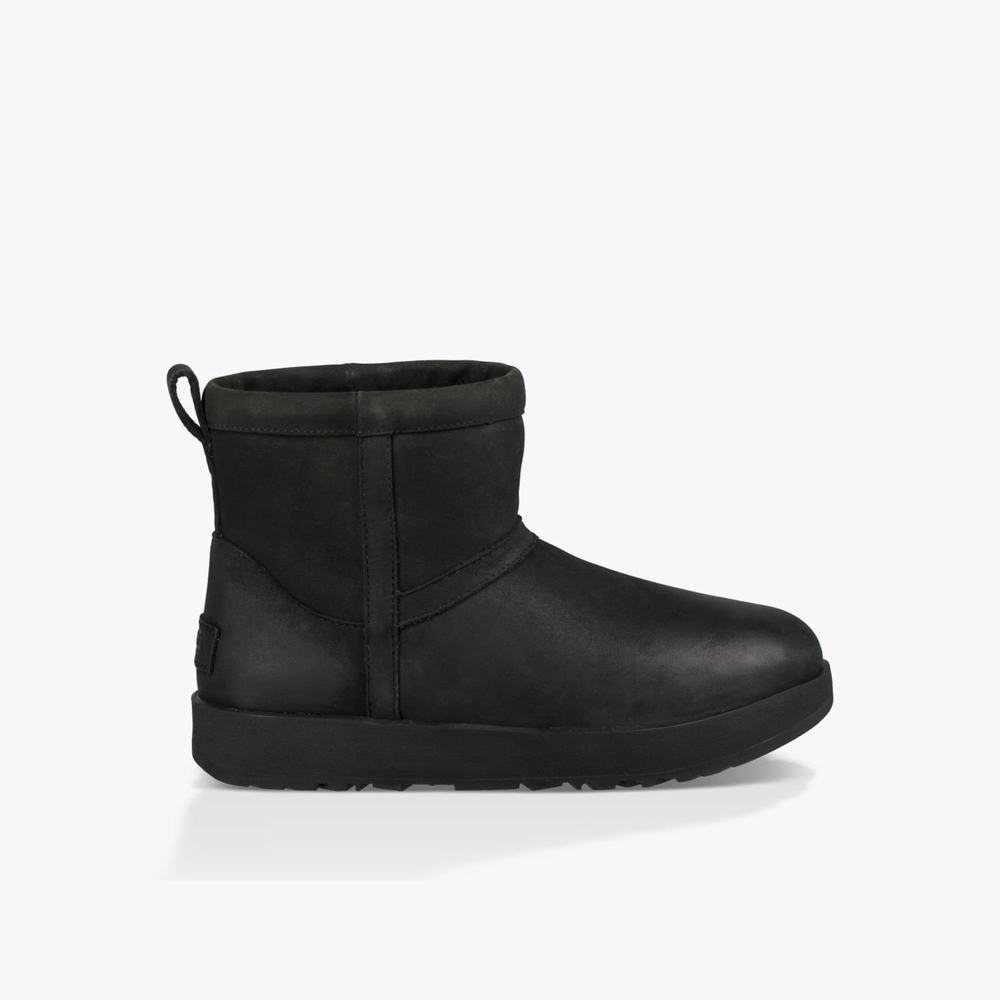 Bottes Imperméables UGG Classic Mini Cuir Femme Noir Soldes 738SLGTO